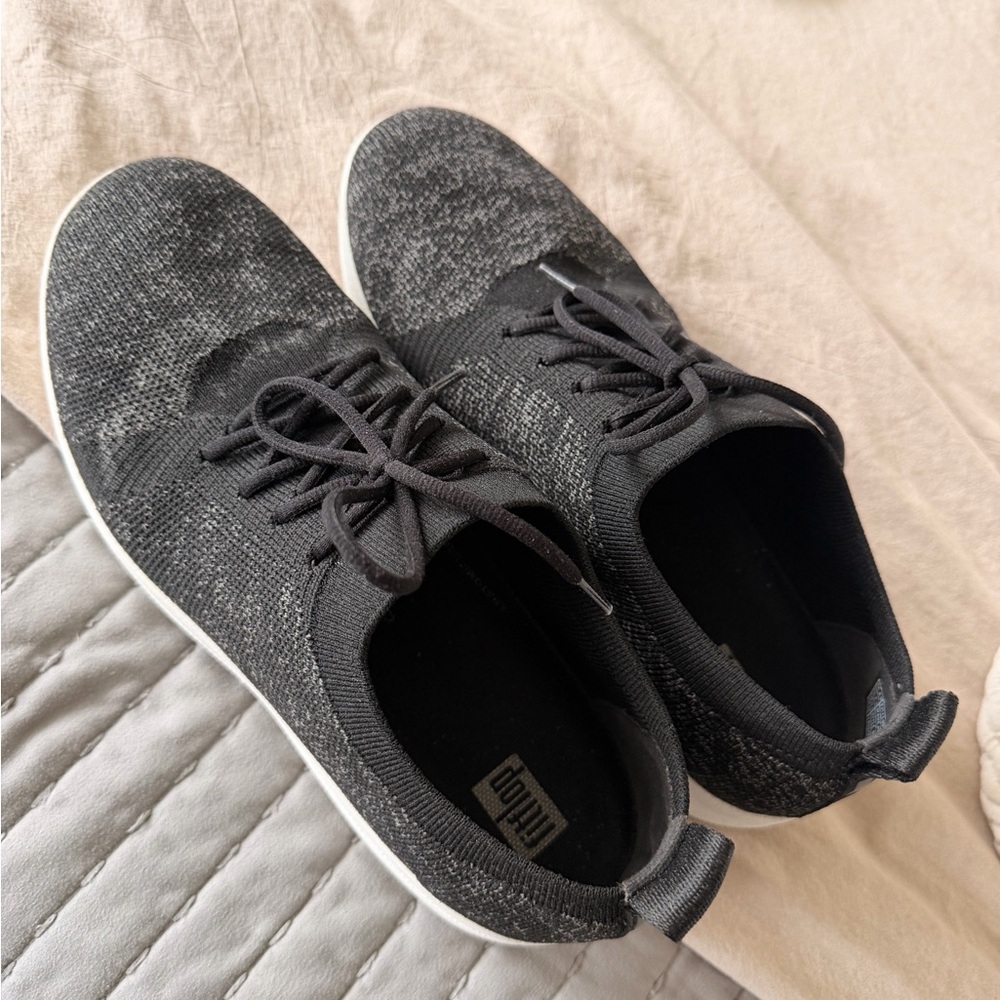 Women’s Fit Flop Black/Grey Knit Sneakers